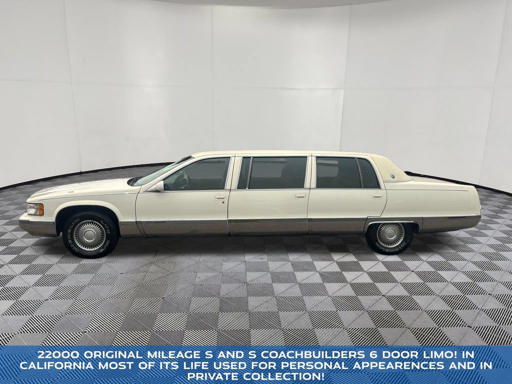 Used 1995 Cadillac Fleetwood Brougham RWD image 2