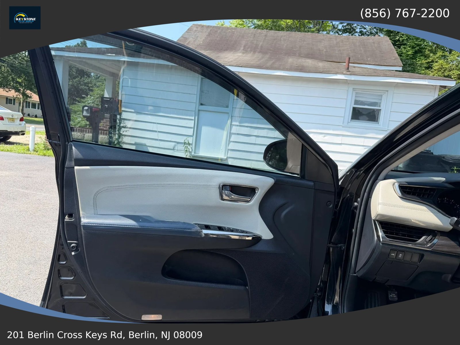 Used 2015 Toyota Avalon XLE FWD image 8
