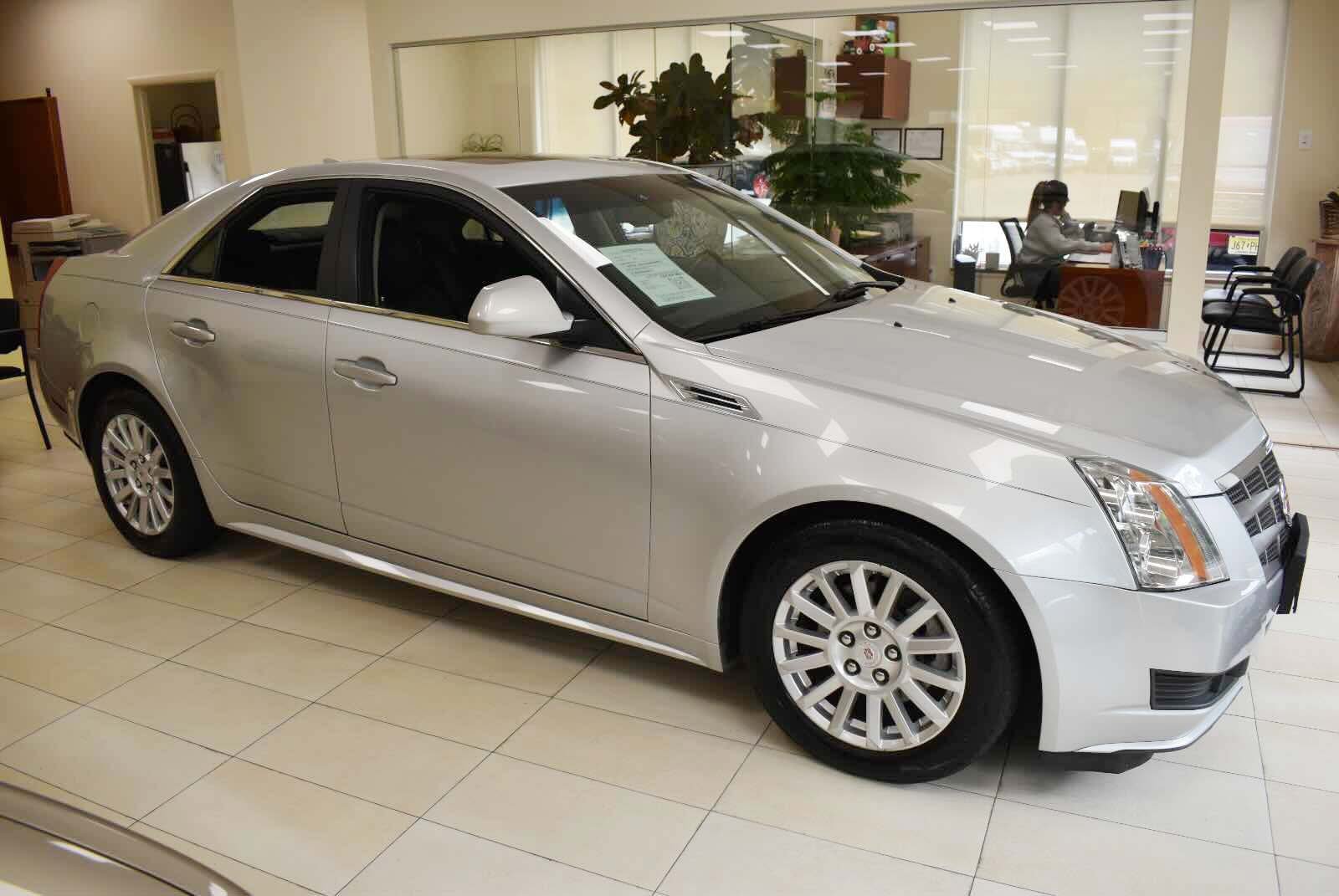 Used 2010 Cadillac CTS Luxury AWD/4WD image 3
