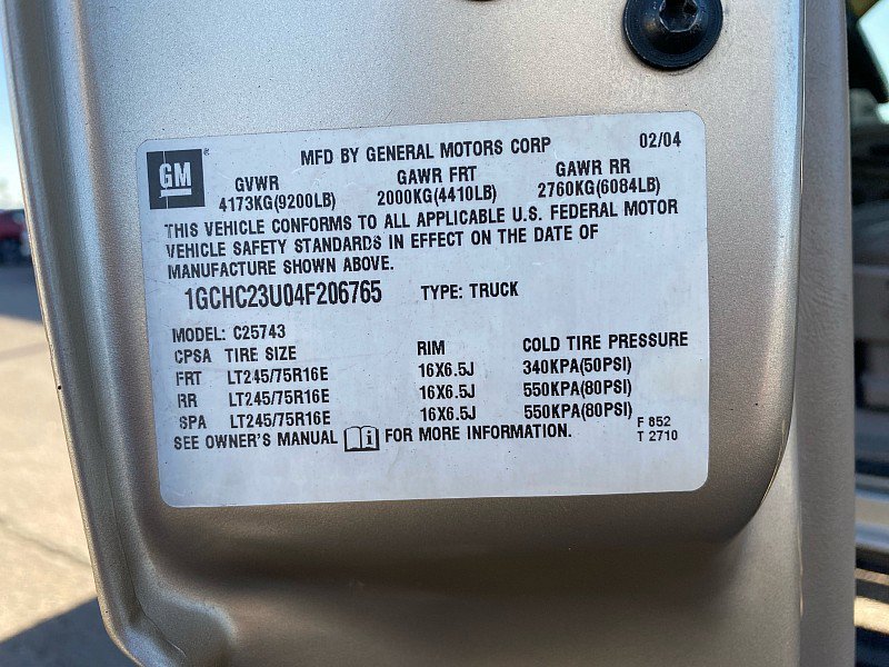 Used 2004 Chevrolet Silverado 2500 LT image 25