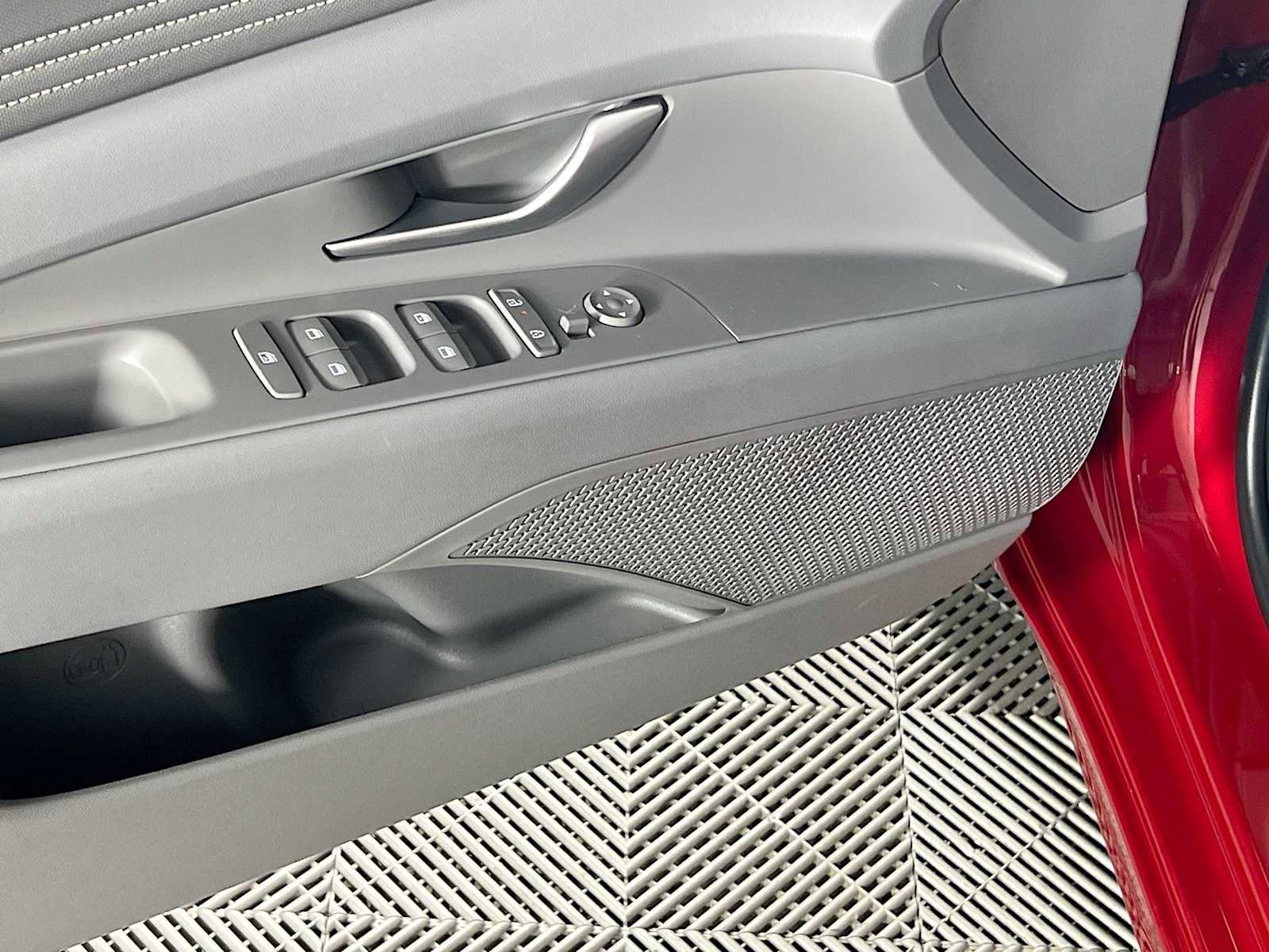 Certified 2025 Hyundai Elantra Sport FWD image 18