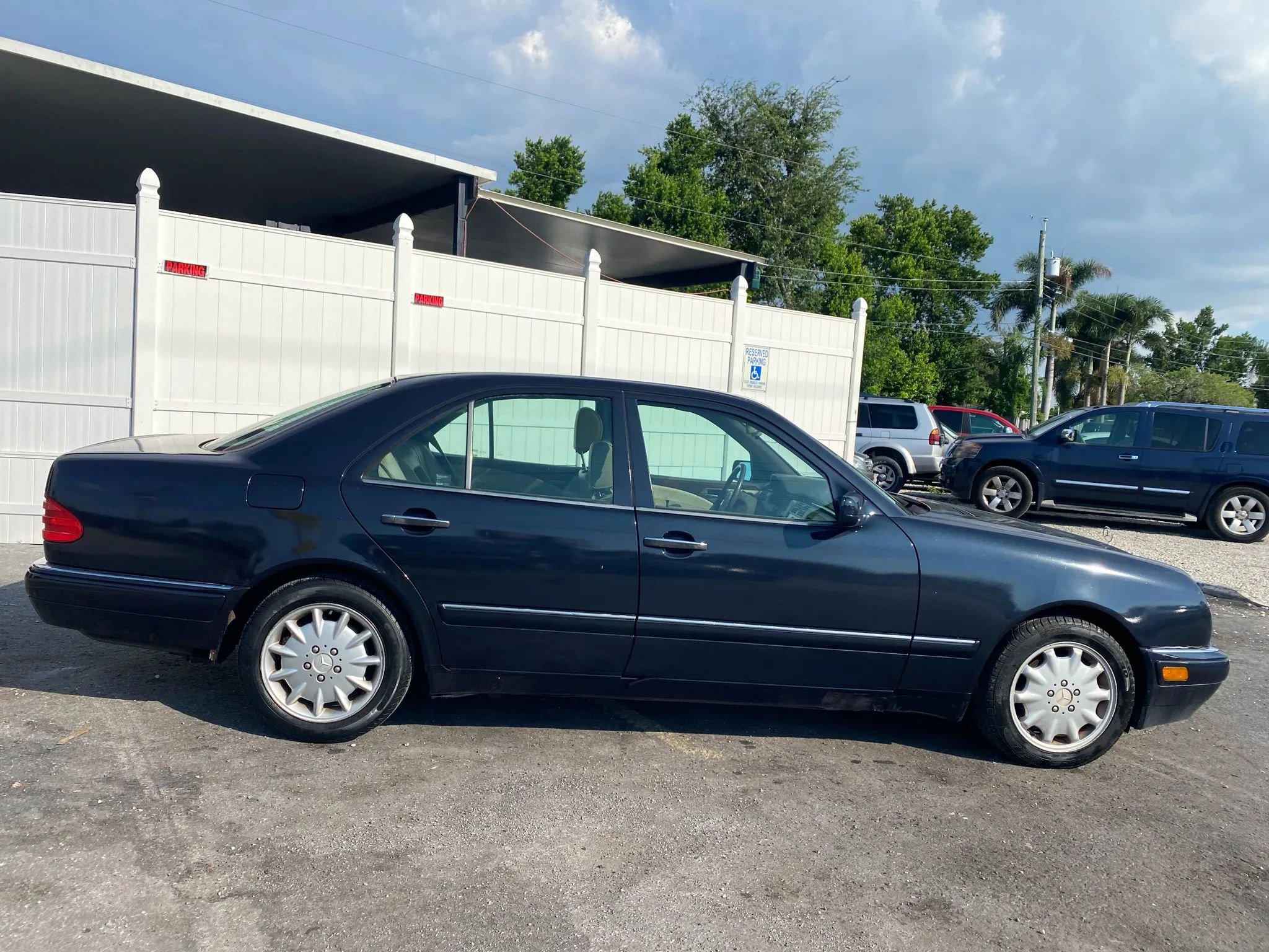 Used 1996 Mercedes-Benz E 300 Sedan image 2