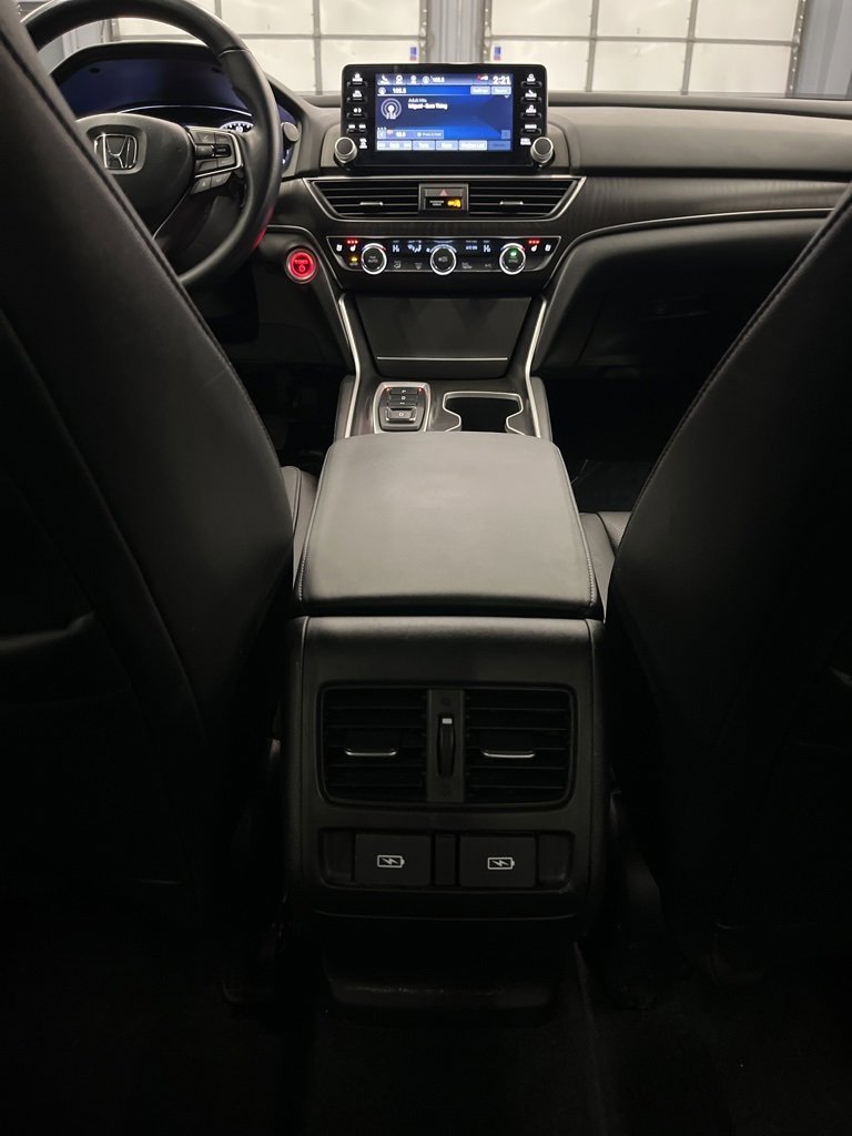 Used 2021 Honda Accord Touring image 32