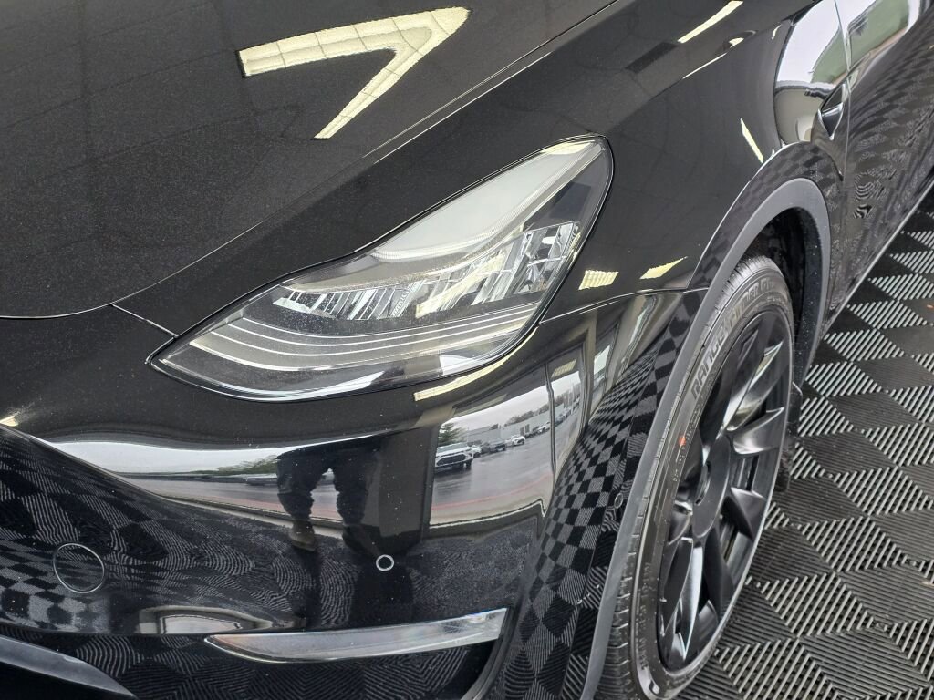 Used 2021 Tesla Model Y Long Range image 11