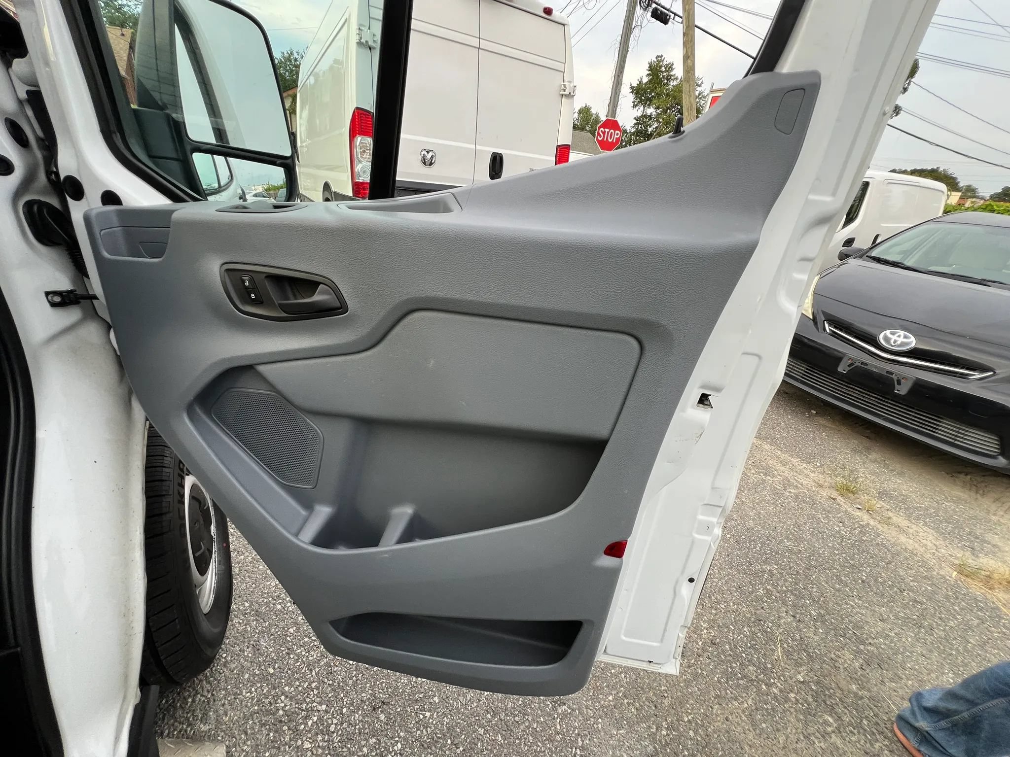 Used 2018 Ford Transit 250 148 Low Roof RWD image 44