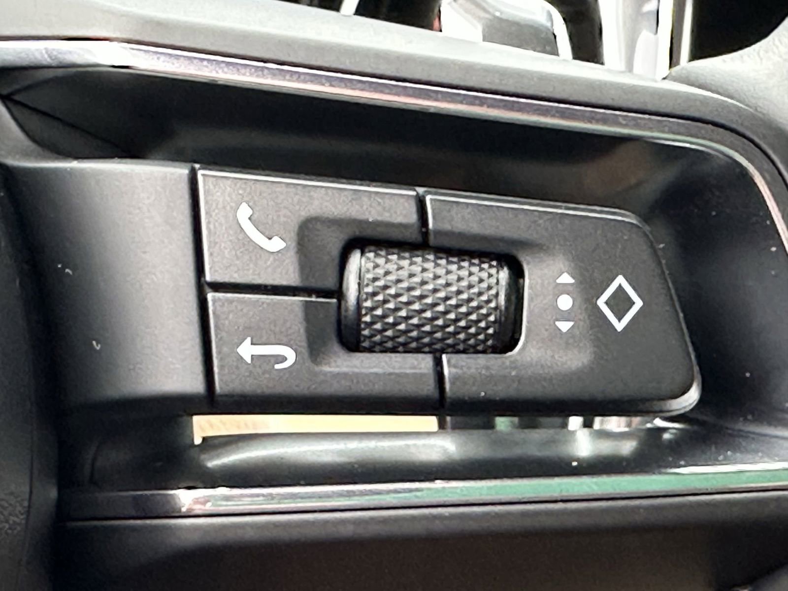 Certified 2026 Porsche Macan image 27