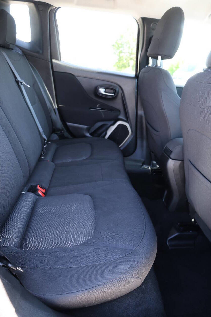 Used 2017 Jeep Renegade Latitude image 16