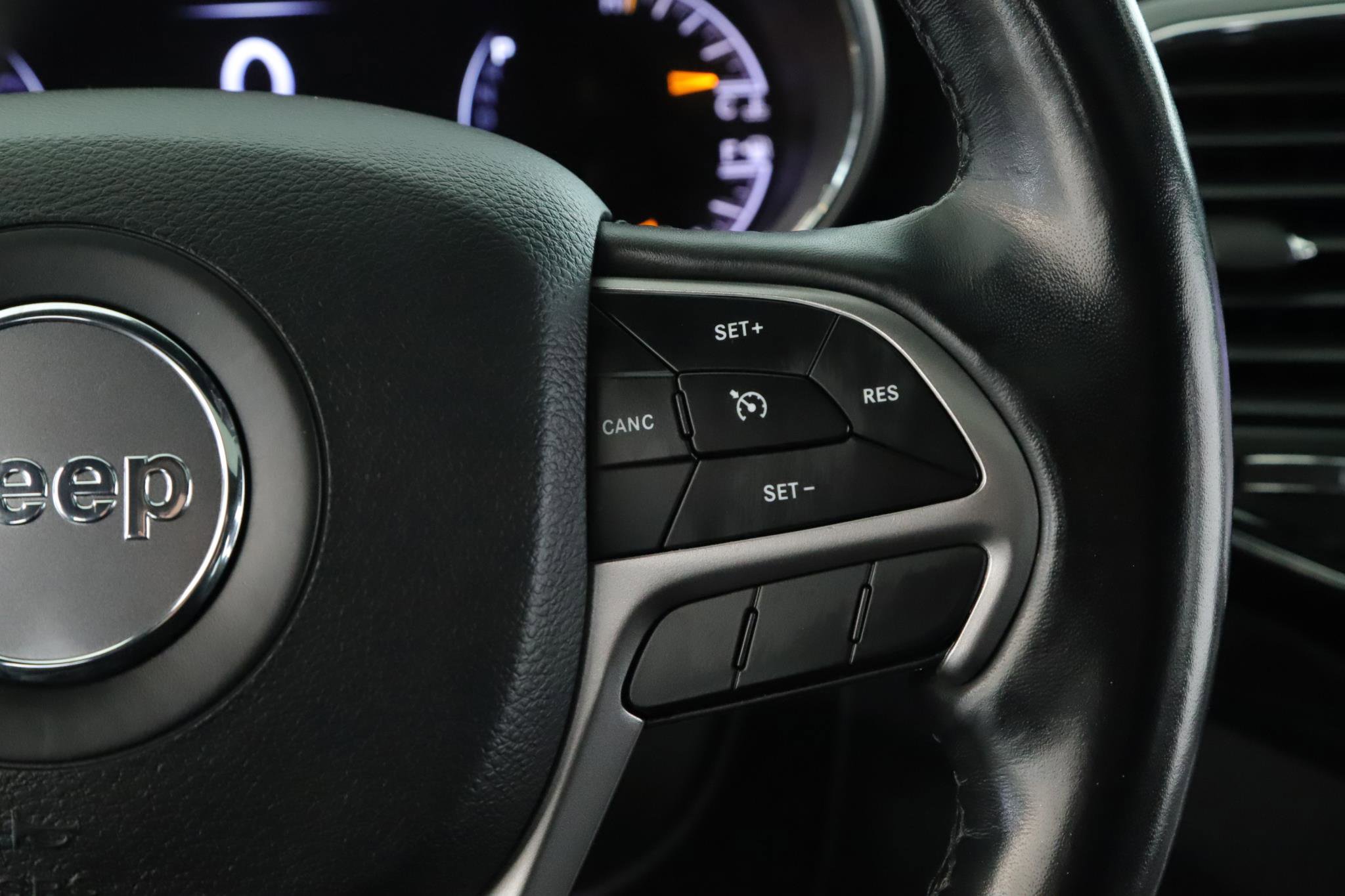 Used 2021 Jeep Grand Cherokee Laredo X image 10