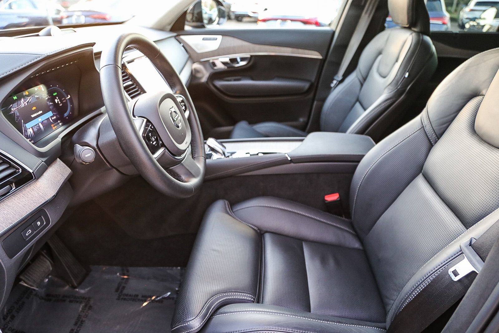 Used 2023 Volvo XC90 T8 Ultimate image 18