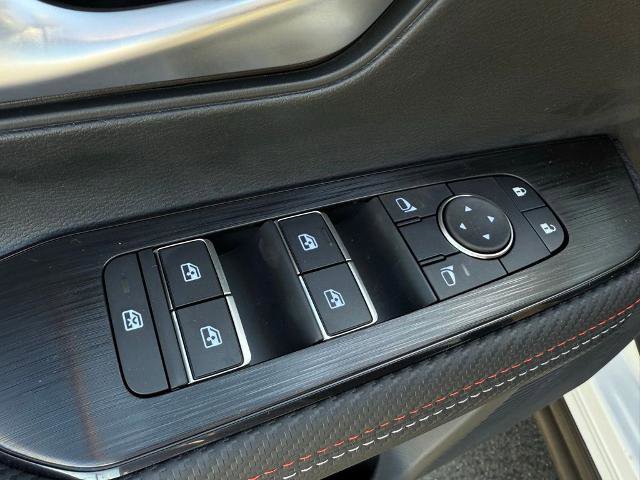 New 2025 Nissan Kicks SR image 20