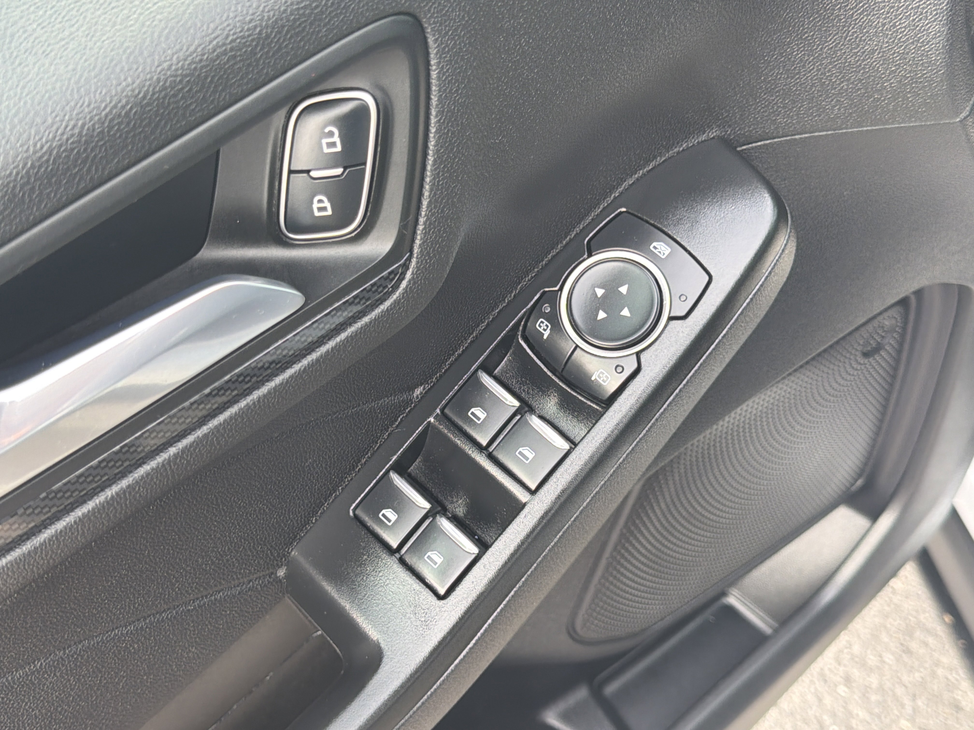 Used 2025 Ford Escape ST-Line w/ Tech Pack #1 image 16