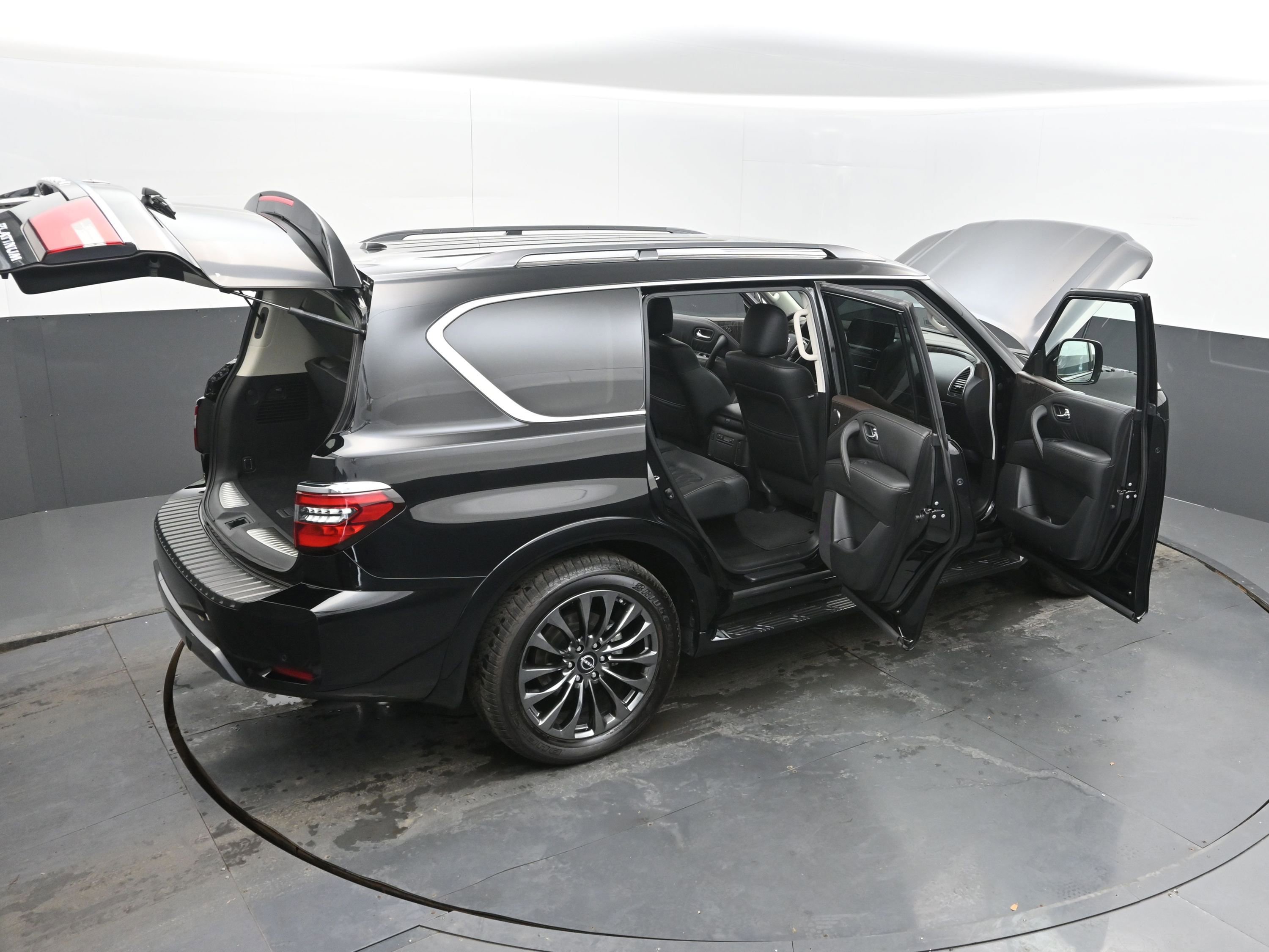 Used 2024 Nissan Armada Platinum image 42