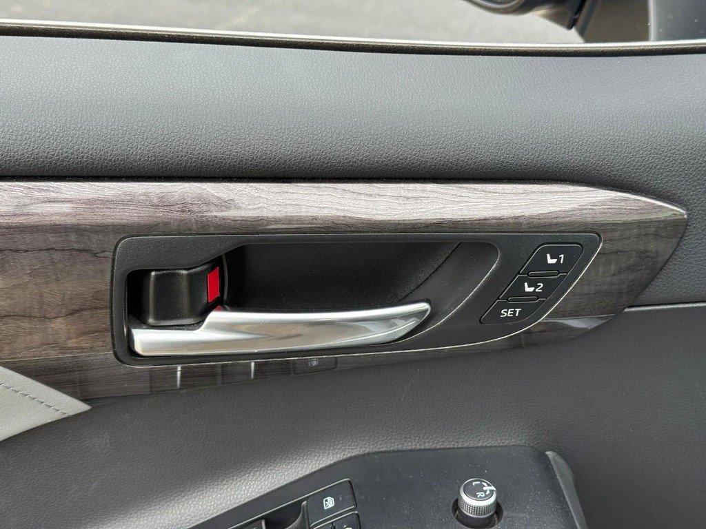 Certified 2020 Toyota Highlander Platinum AWD/4WD image 20
