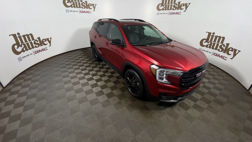 Used 2023 GMC Terrain SLT w/ Infotainment Package II AWD/4WD image 2