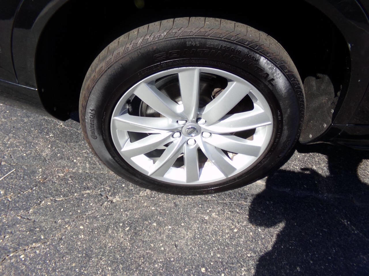 Used 2016 Volvo XC90 T6 Momentum w/ Momentum Plus Package image 45