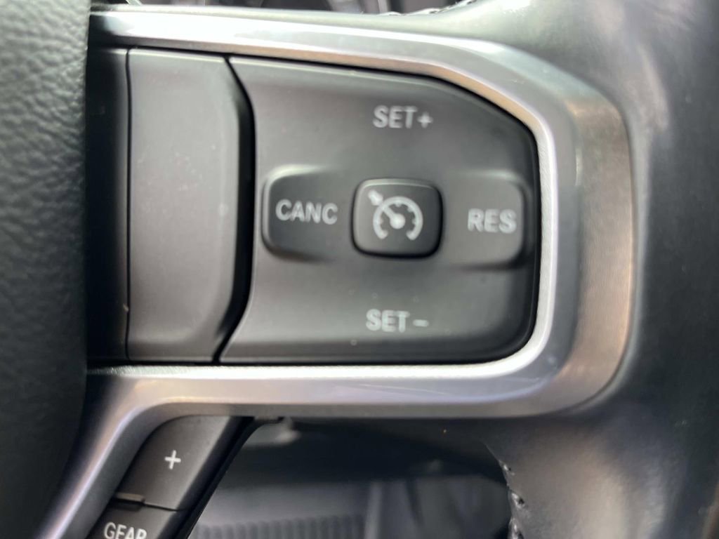 Used 2020 RAM 1500 Laramie w/ Off Road Group AWD/4WD image 33