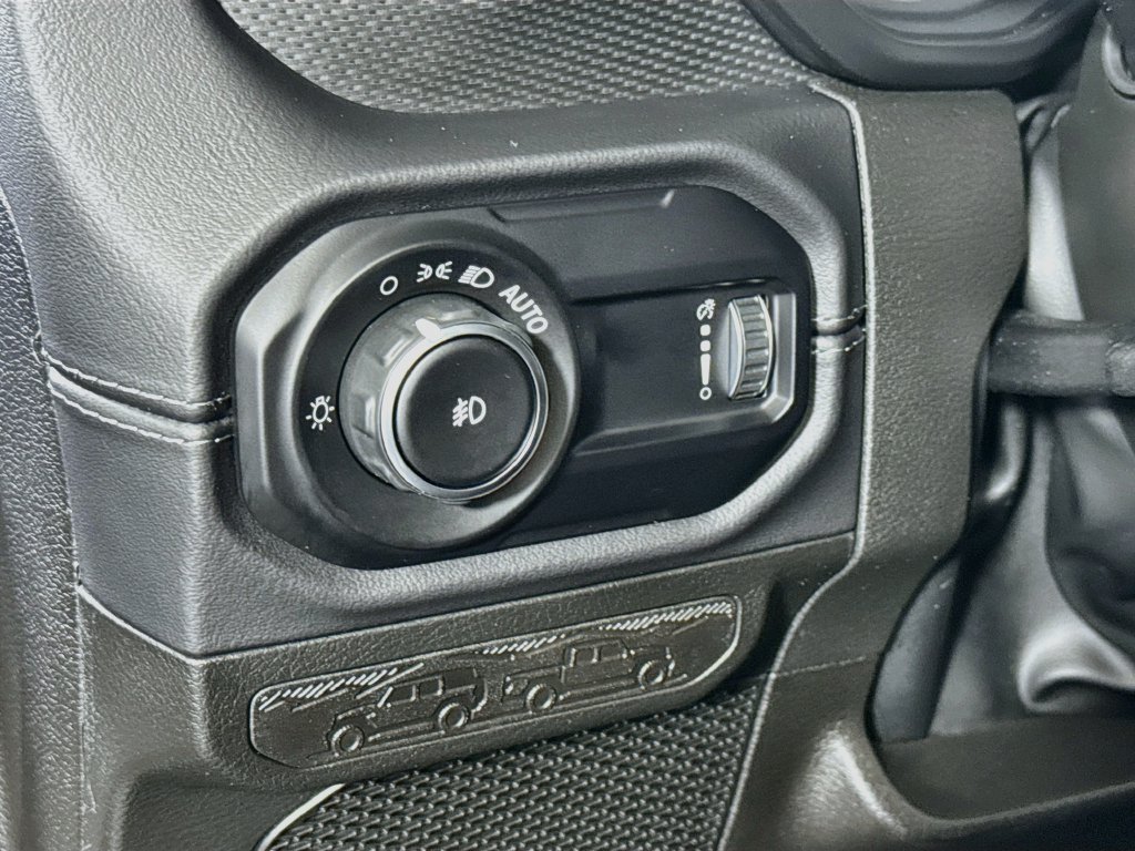 Used 2025 Jeep Wrangler Unlimited Rubicon AWD/4WD image 10