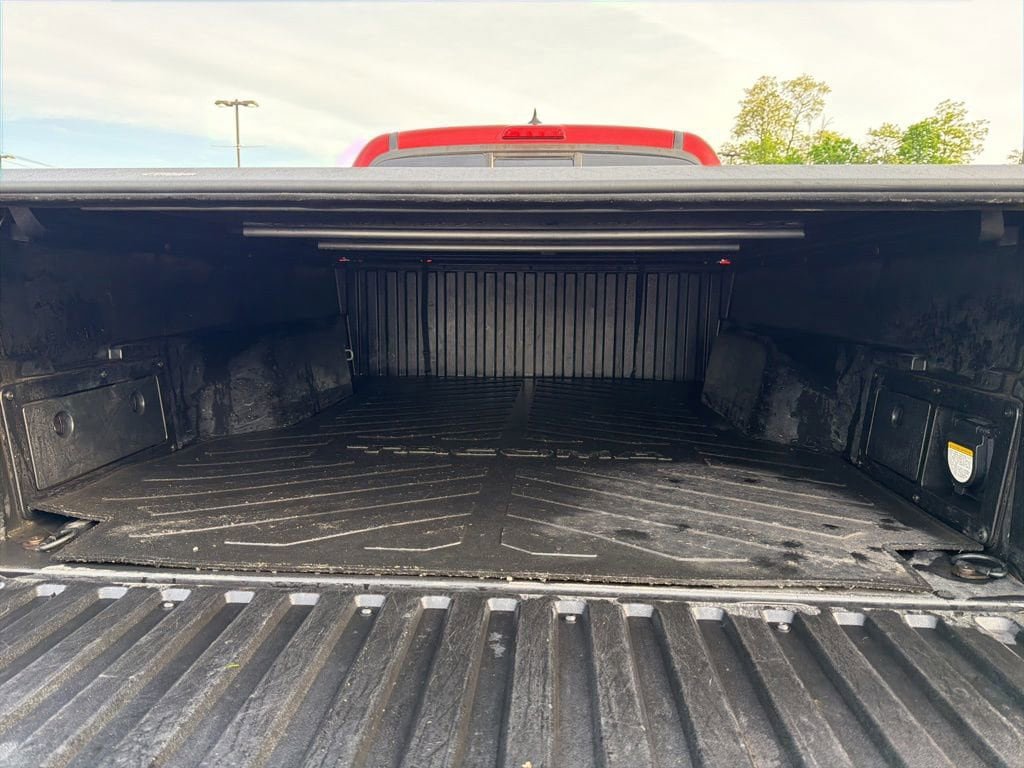 Used 2015 Toyota Tacoma 4x4 Double Cab w/ TRD Sport Package image 8