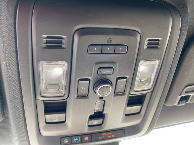 Used 2023 Chevrolet Suburban Premier AWD/4WD image 33