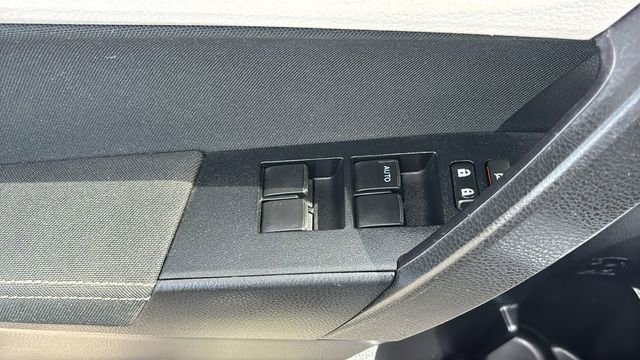 Used 2018 Toyota Corolla LE w/ Carpet Mat Package (TMS) image 10