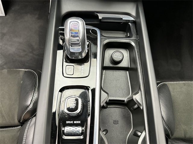 Used 2018 Volvo XC60 T8 R-Design w/ Convenience Package image 20
