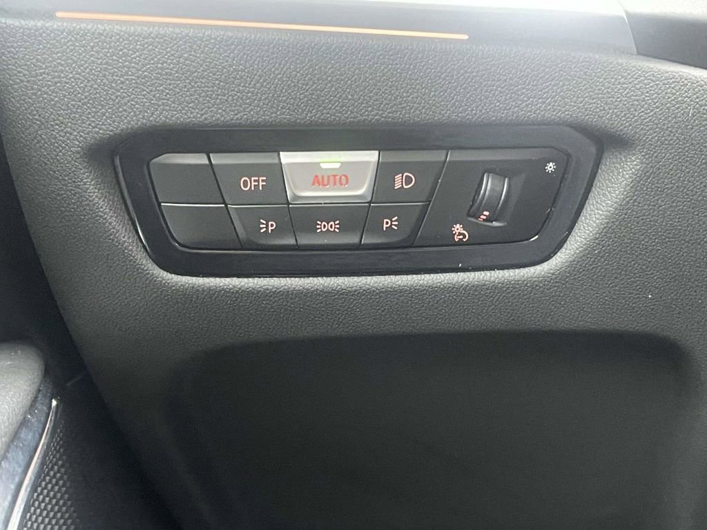 Used 2023 BMW 330i xDrive Sedan w/ Driving Assistance Package image 27