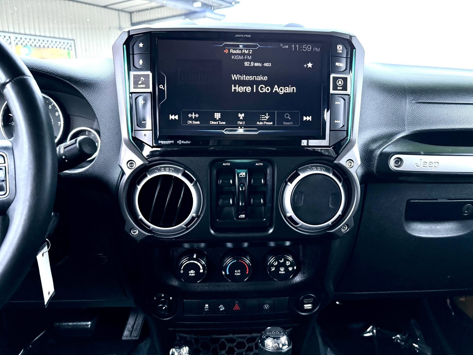 Used 2014 Jeep Wrangler Unlimited Sahara w/ Connectivity Group AWD/4WD image 16