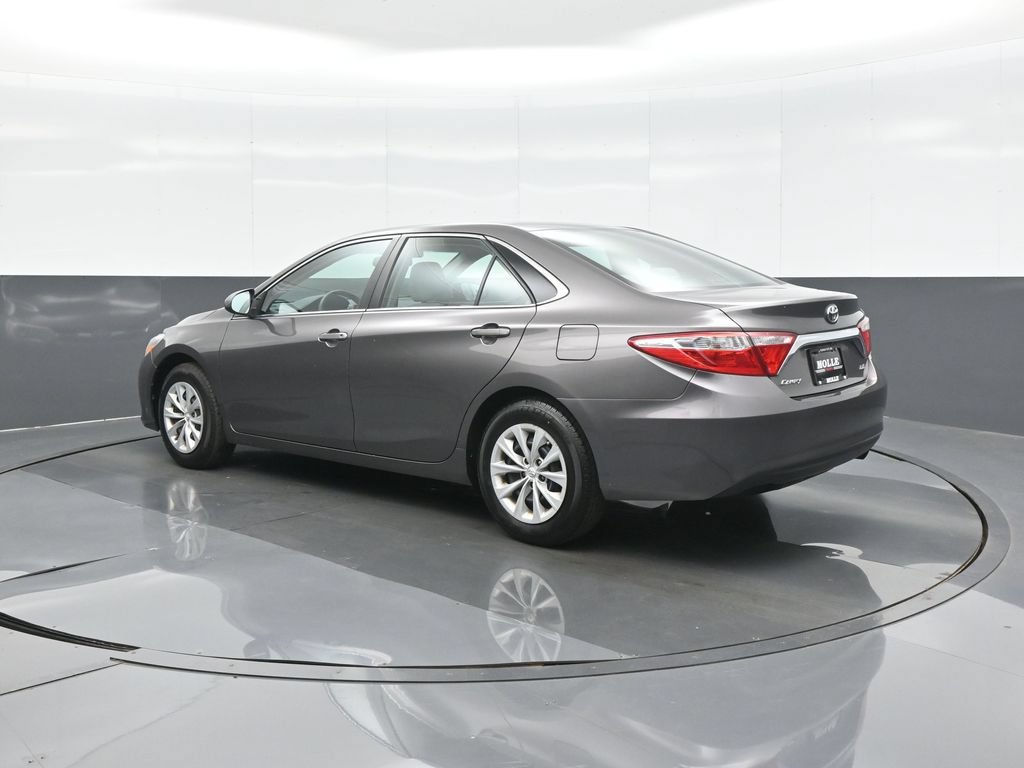 Used 2016 Toyota Camry LE FWD image 5
