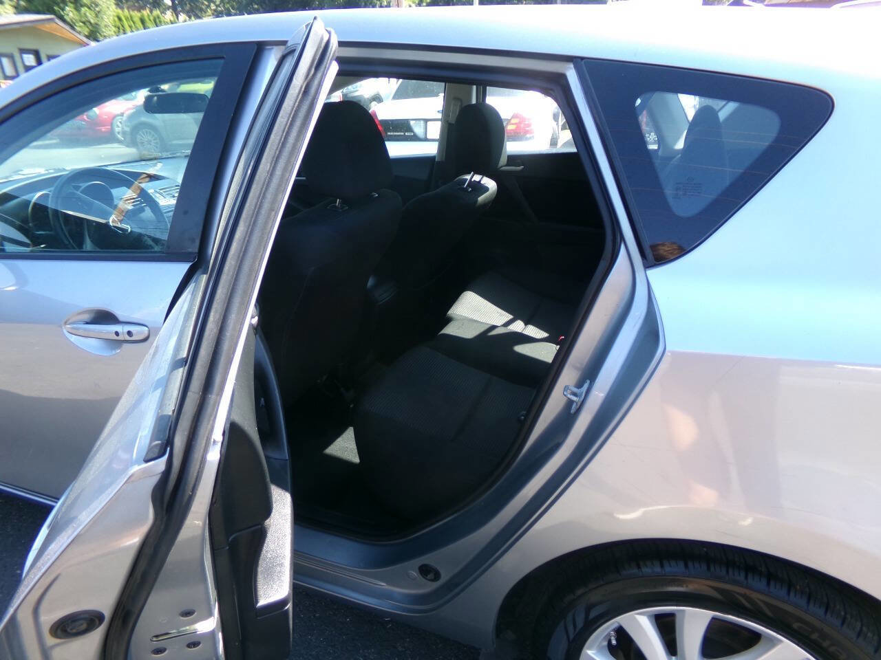 Used 2013 MAZDA MAZDA3 i Touring image 9