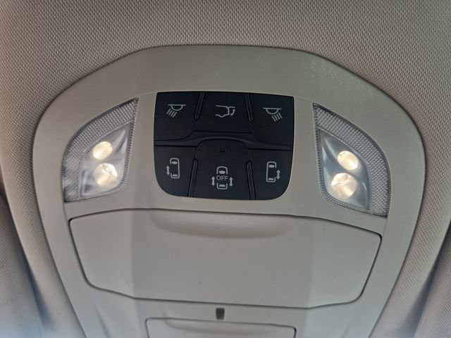 Used 2023 Chrysler Pacifica Touring-L FWD image 27