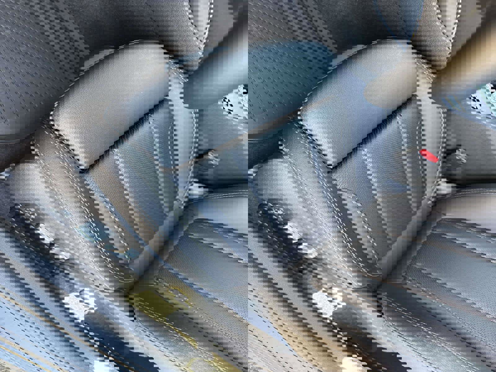 Used 2023 BMW 230i Coupe w/ Premium Package image 12