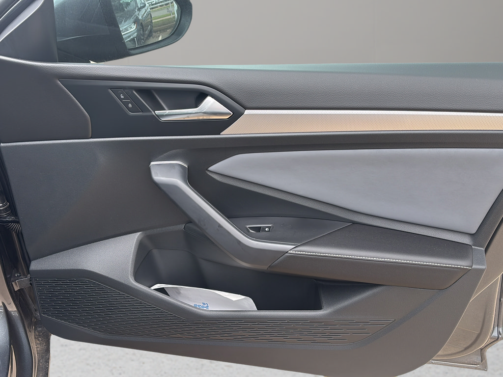 New 2026 Volkswagen Jetta SE FWD image 10