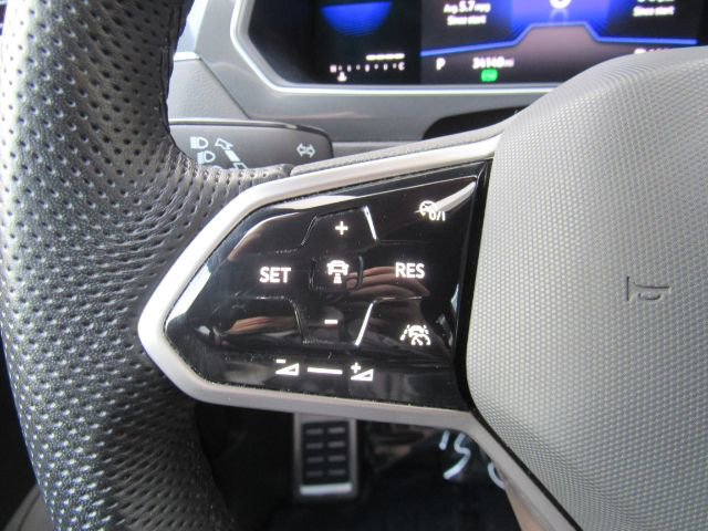 Used 2022 Volkswagen Tiguan SE R-Line FWD image 36