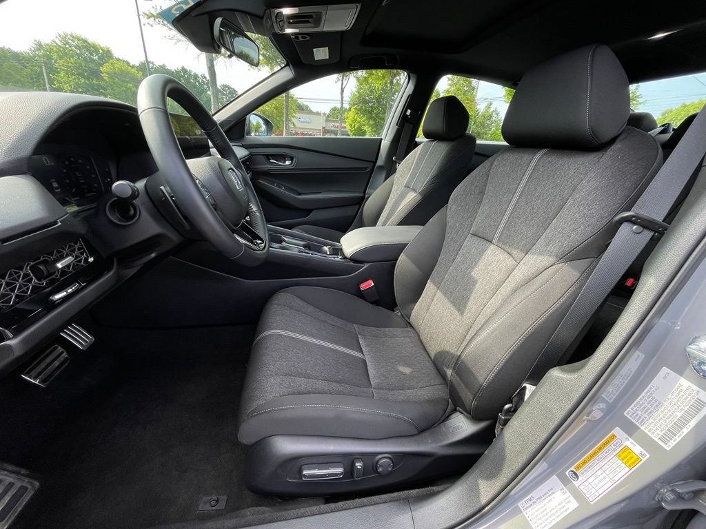 Used 2025 Honda Accord Sport image 25