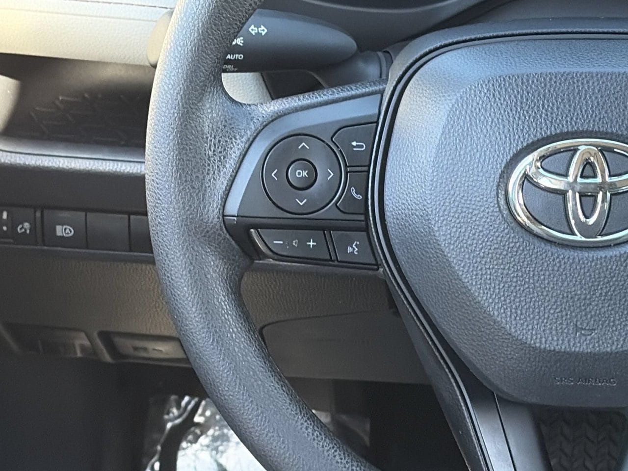 Used 2025 Toyota RAV4 XLE w/ Convenience Package FWD image 22