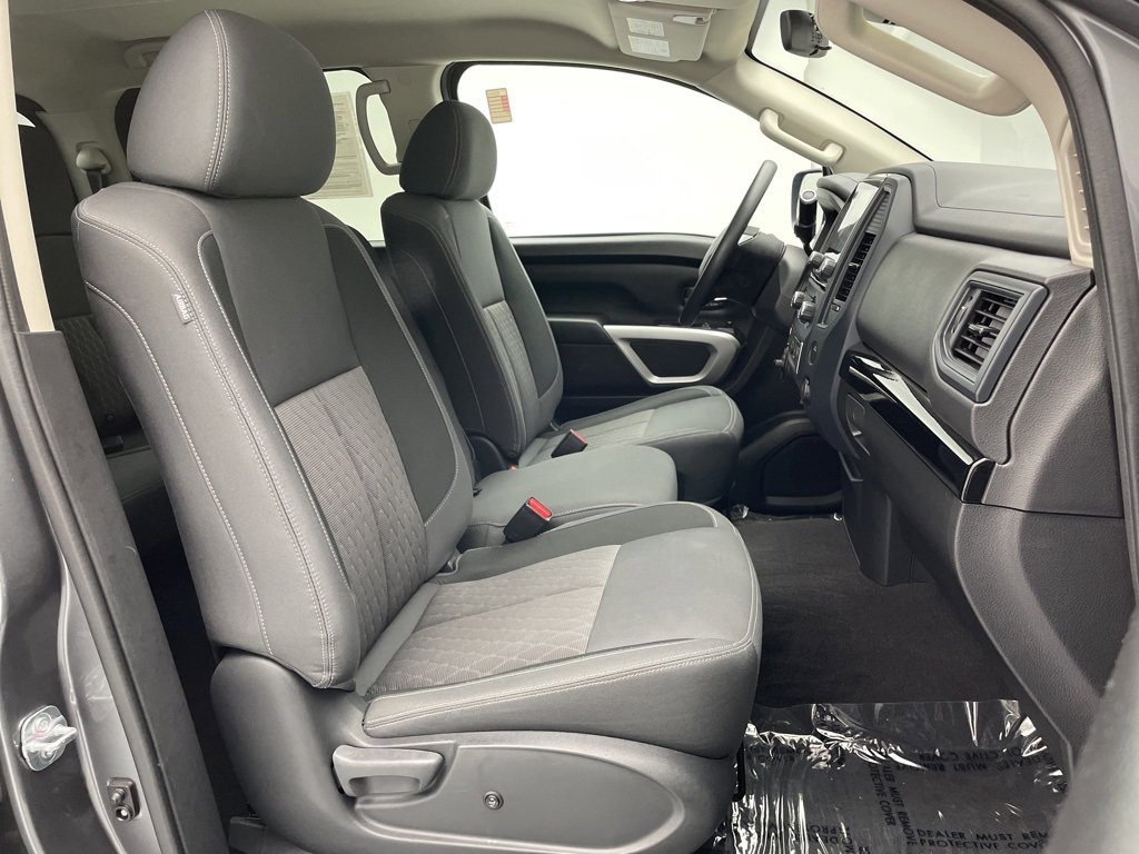 Used 2024 Nissan Titan SV image 46