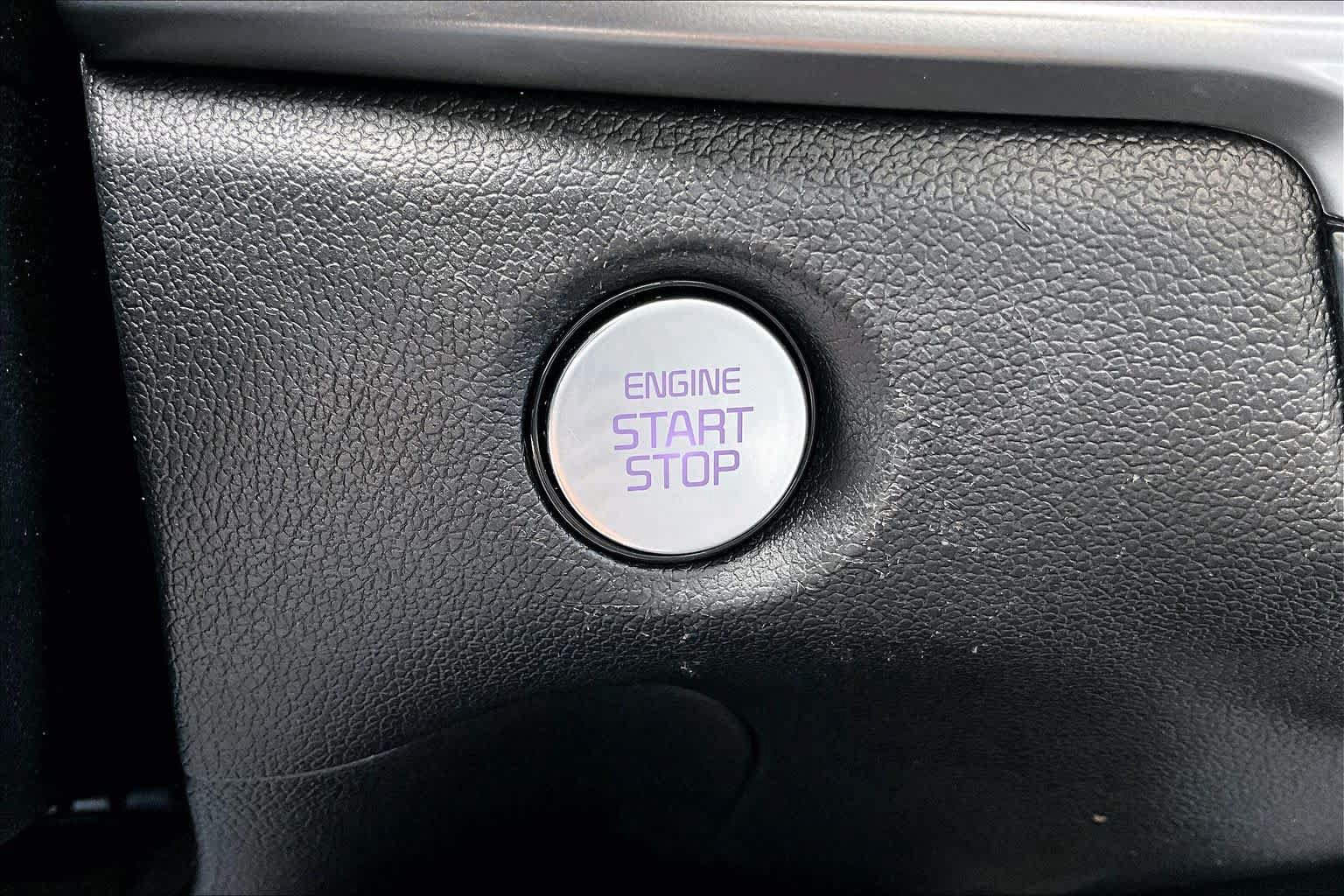 Certified 2024 Kia Sorento S FWD image 31