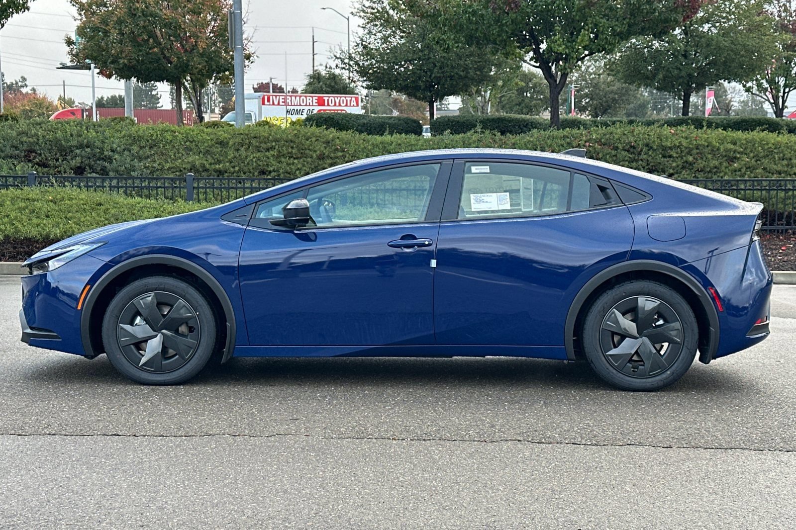 New 2026 Toyota Prius Plug-In Hybrid FWD image 9