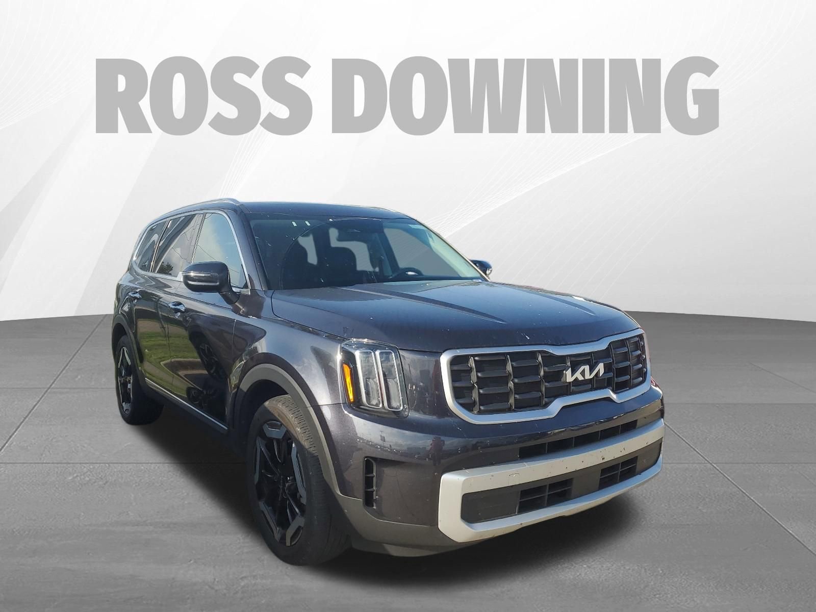 Used 2025 Kia Telluride S FWD image 3