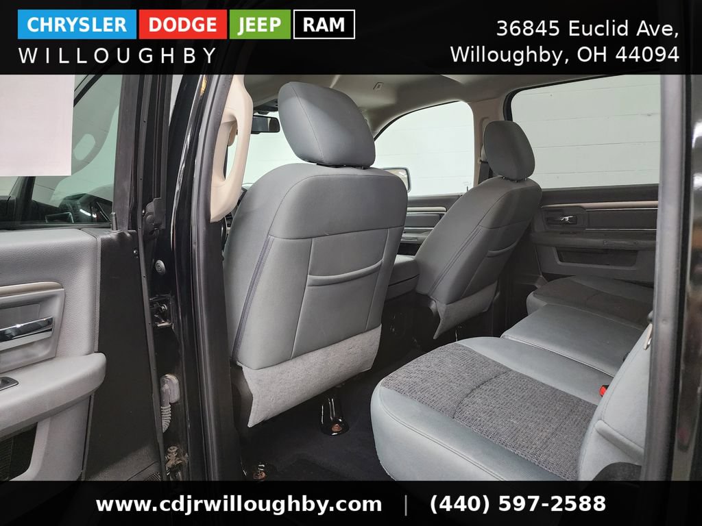 Used 2019 RAM 1500 Classic SLT w/ Black Appearance Group AWD/4WD image 28