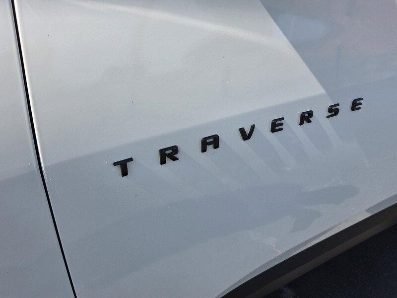 Used 2023 Chevrolet Traverse RS FWD image 19