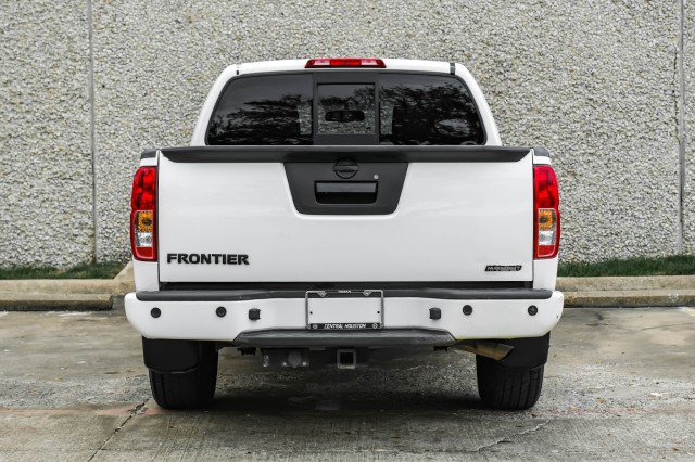 Used 2021 Nissan Frontier SV w/ Midnight Edition Floor Mats image 11