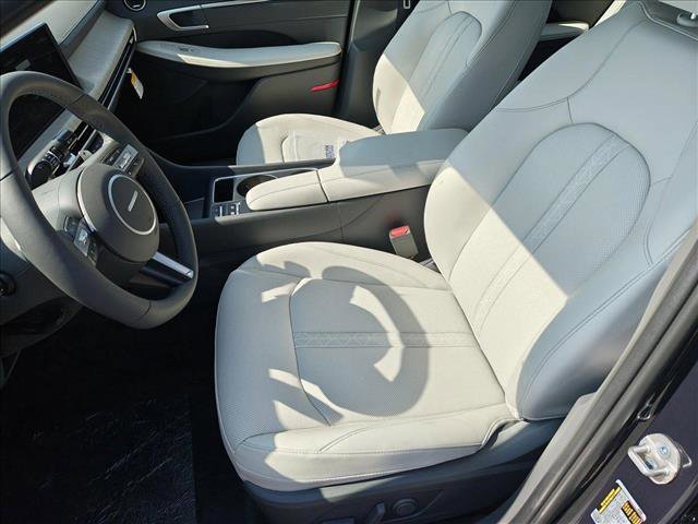 New 2025 Hyundai Sonata Limited image 4