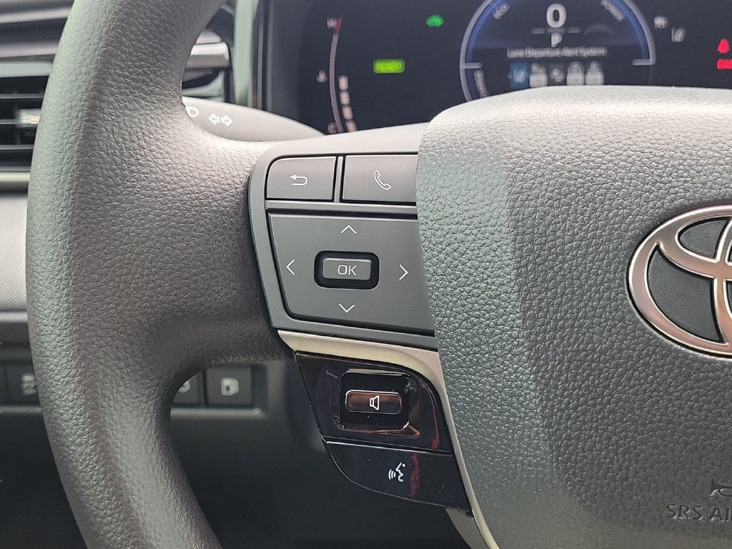Used 2026 Toyota Camry LE FWD image 33