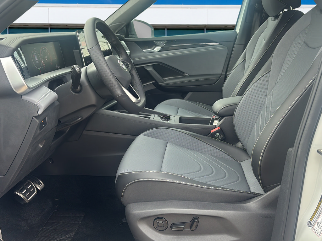 New 2026 Volkswagen Tiguan SE R-Line AWD/4WD image 21