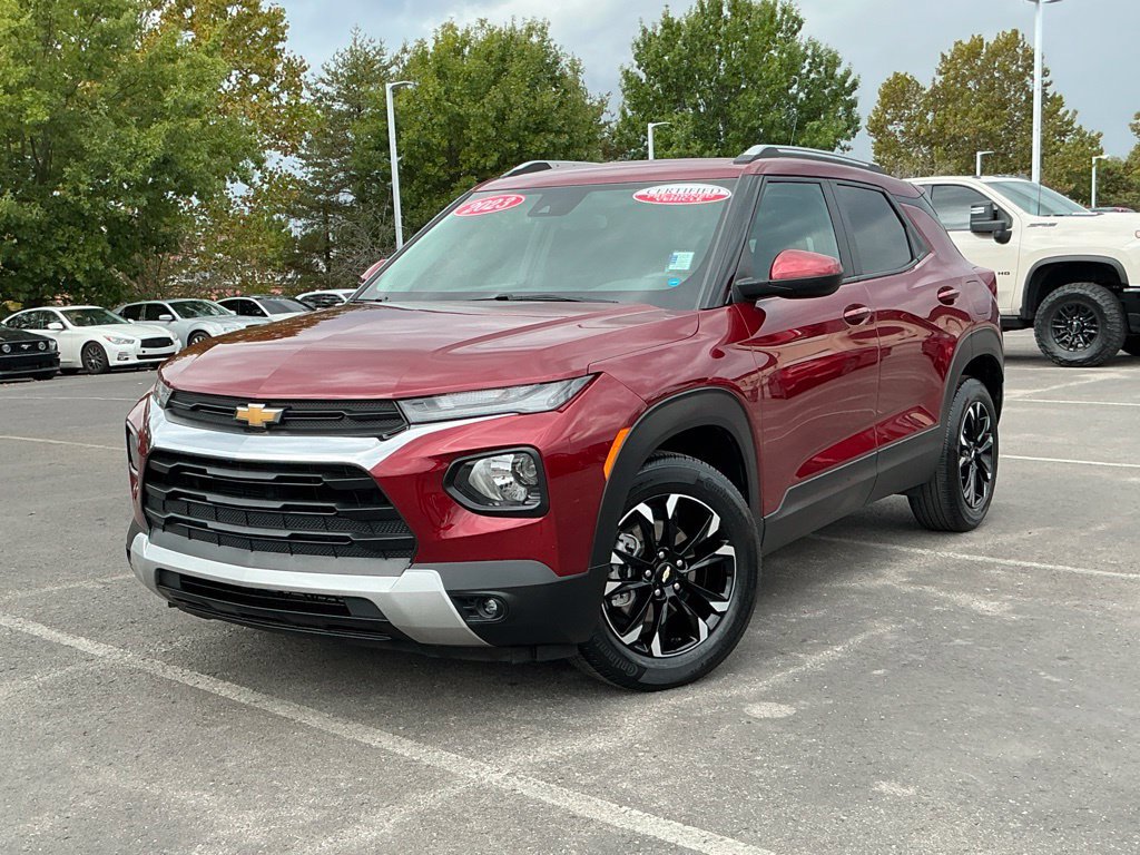 Used 2023 Chevrolet TrailBlazer LT FWD image 2
