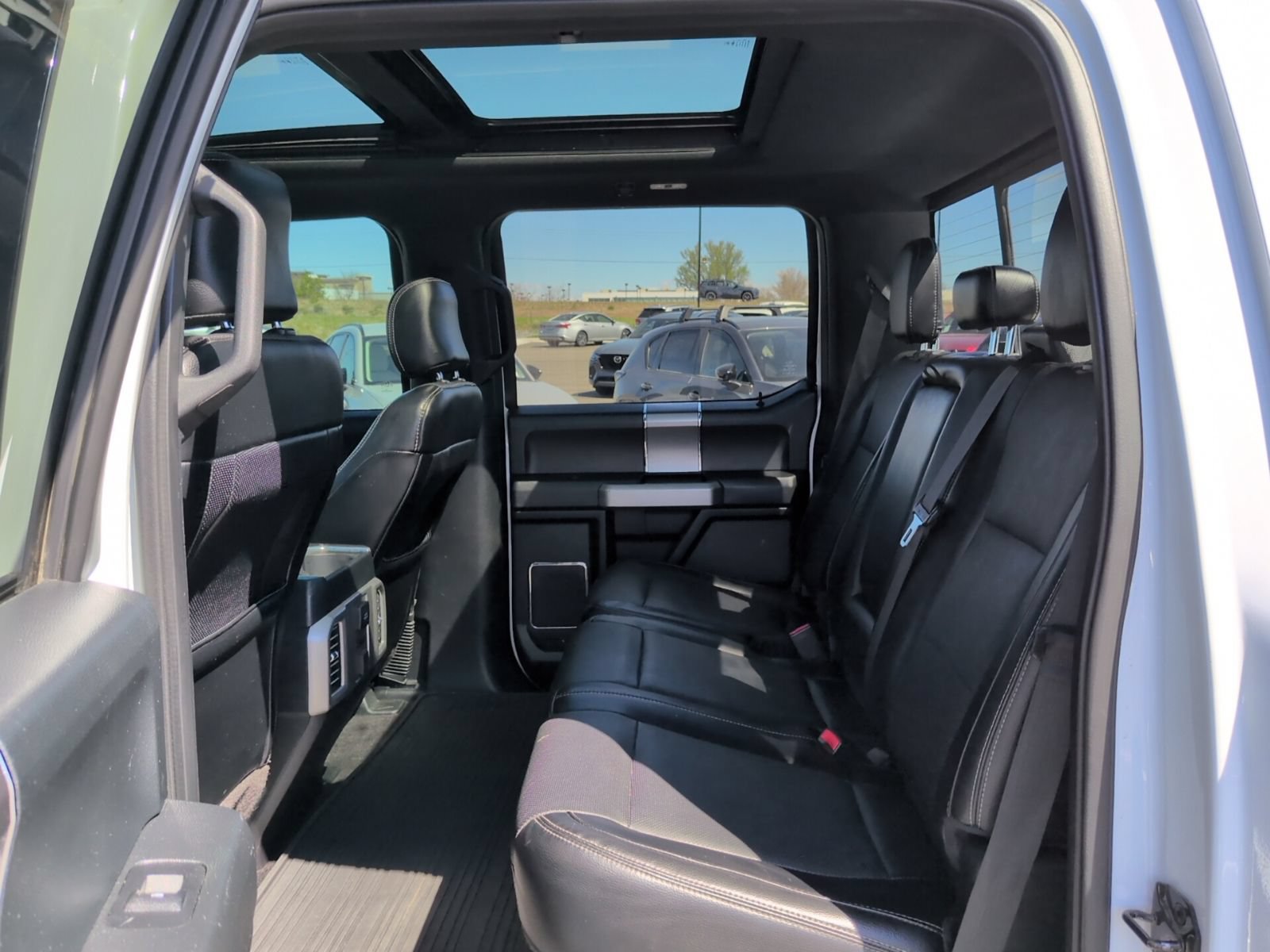 Used 2016 Ford F150 Lariat w/ Equipment Group 502A Luxury AWD/4WD image 10
