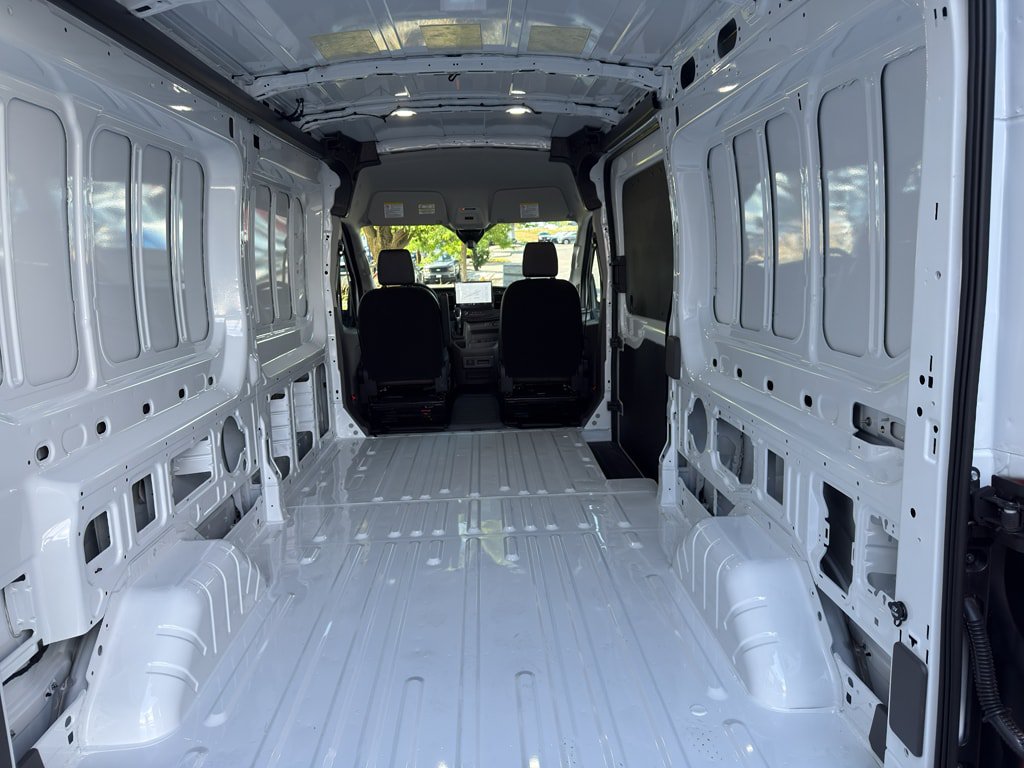 New 2026 Ford Transit 250 148 Medium Roof RWD image 10