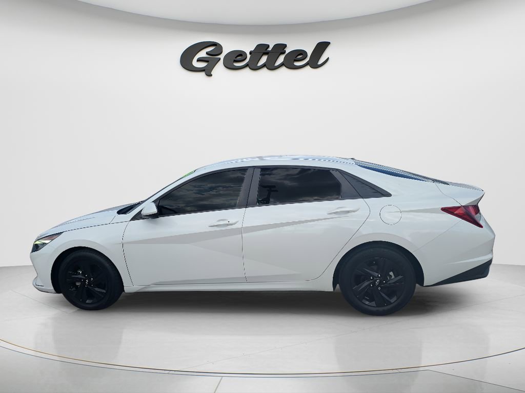 Used 2022 Hyundai Elantra SEL w/ Convenience Package FWD image 8