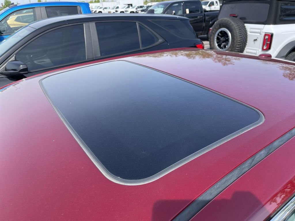 Used 2017 Toyota Camry XLE w/ Moonroof Package FWD image 3